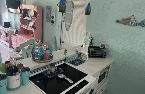 Bolongo Bay Apartment | Mermaid Hideaway Regatta Point Studio Condo