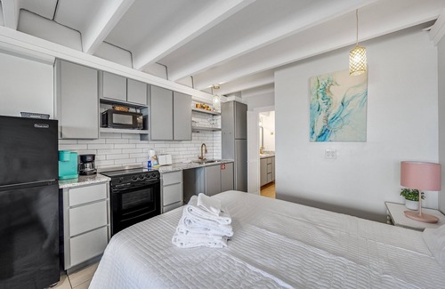 Panama City Beach Condo | Mermaid Oasis | Updated 4th-Floor Studio w/Pool & Gulf Views