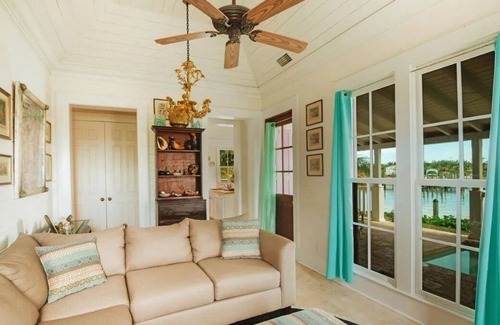 Schooner Bay House | Mermaid's Lair Cottage