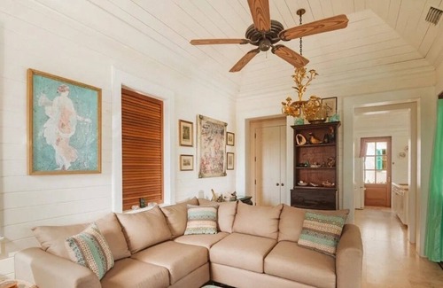 Schooner Bay House | Mermaid's Lair Cottage