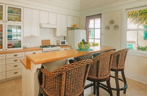Schooner Bay House | Mermaid's Lair Cottage