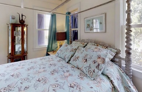 Schooner Bay House | Mermaid's Lair Cottage