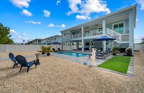 Marathon Villa | Mermaid's Paradise ~ Pool ~ Dock ~ Games ~ Views