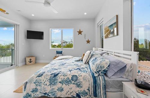 Marathon Villa | Mermaid's Paradise ~ Pool ~ Dock ~ Games ~ Views