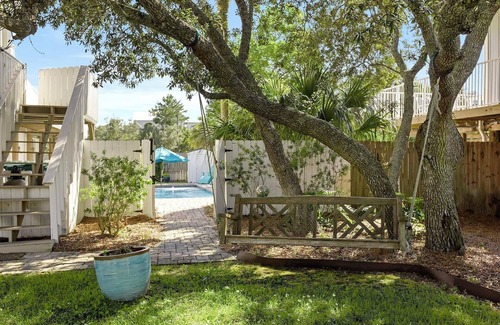 Gulfview Heights House | Mermaid’s Retreat - Heated Private Pool, Walk to Beach, Complimentary Bikes!