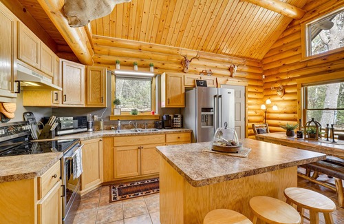 Hatfield Cabin | Merrillan Cabin w/Fire Pit < 1 Mi to Lake Arbutus