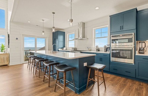 Hatteras House | MerSea OF 10 BR + Pets Stay Free!