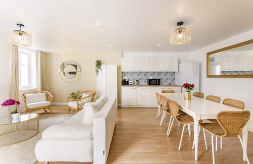 8th Arrondissement Apartment | Merveil - Family Suite - Champs Elysees - Roosevelt