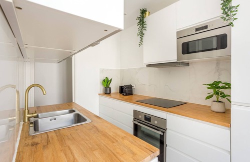 Faubourg-du-Roule Apartment | Merveil Family Suite - Tilsitt - Eiffel Tower view