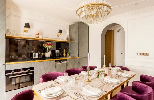 Quartier de la Place-Vendome Apartment | Merveil Luxury Suite - St George