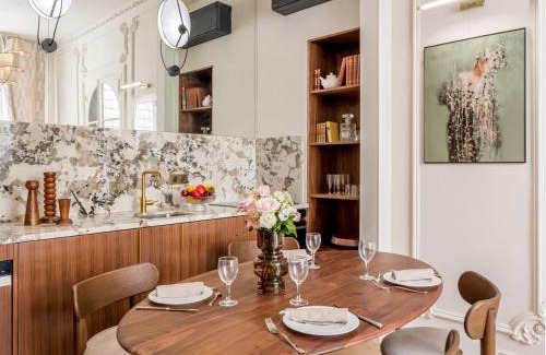 Champs-Elysees Apartment | Merveil - Signature Suite-Champs Elysees- Marignan