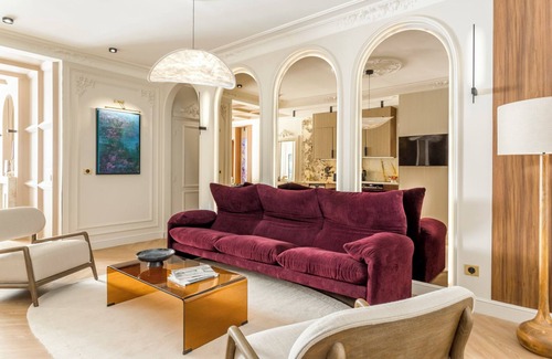 7th Arrondissement Apartment | Merveil - Signature Suite -Tour Eiffel- Grenelle I