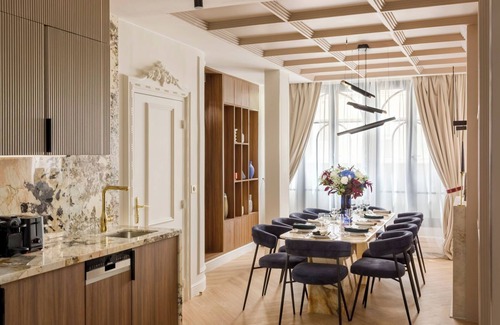 7th Arrondissement Apartment | Merveil - Signature Suite -Tour Eiffel- Grenelle I