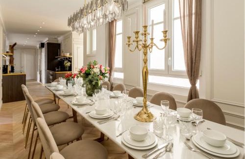 Faubourg-du-Roule Apartment | Merveil Signature Suite Hoche - Eiffel Tower view