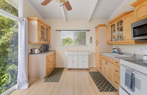 West Mesa House | Mesa Gem: Charming Coastal Stay