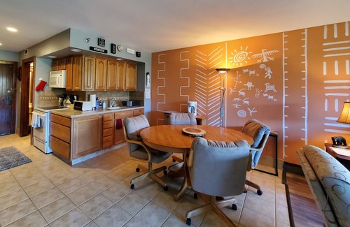 Purgatory Condo | Mesa Markings (#203) |10 min to Ski - Pool/HotTub - Views - Golf - AC