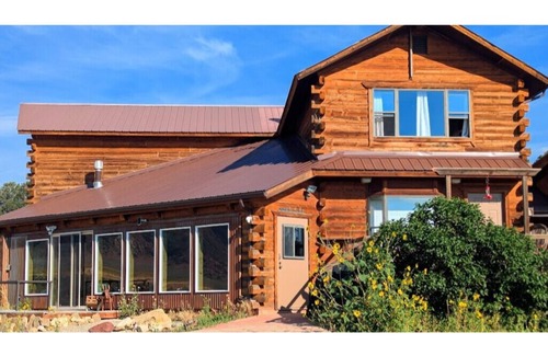 Mancos House | Mesa Verde Ranch with Panorama Views. Family, pet, & horse friendly!