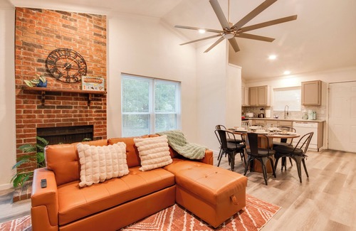 Mesquite House | MesquiteRetreat15min StateFairTXFoosballBigYardBBQ