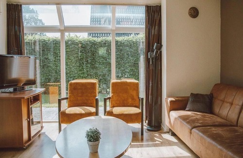 Nieuw Heeten House | Meta description: Stay in Bungalow Schipbeek for 6 persons at Vakantiepark de Sallandshoeve and enjoy comfort and convenience in a woodland setting in Overijssel.