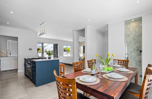 Betty's Bay House | Metalasia Four - Three Bedroom House, Sleeps 6
