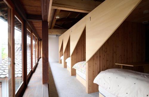 Kamiichi House | metate