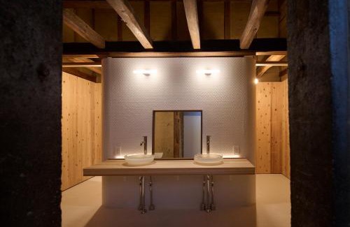 Kamiichi House | metate