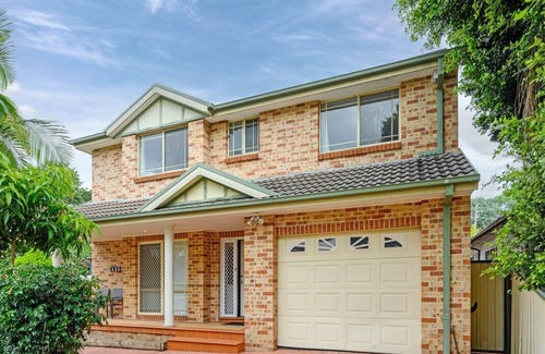 Parramatta House | MetaWise Parramatta Cozy Room with Ensuite WIFI