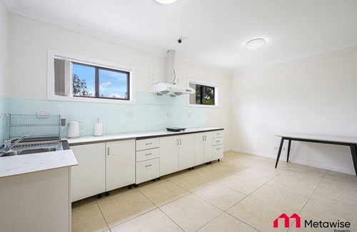 Parramatta Condo | MetaWise Parramatta Cozy Room w Private Bathroom