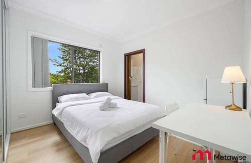 Parramatta Condo | MetaWise Parramatta Cozy Room w Private Bathroom