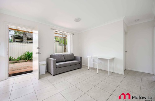 Parramatta Condo | MetaWise Parramatta Cozy Room Share Bathroom WiFi