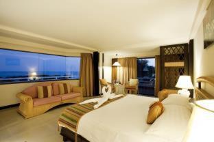 Cha-am Resort | Methavalai Hotel
