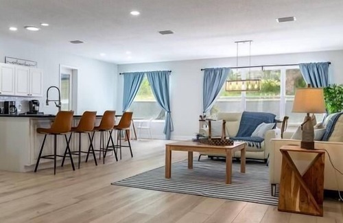 Tarpon Springs House | Meticulously renovated home in Tarpon Springs