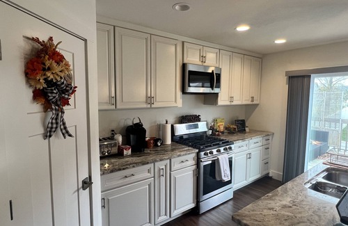 Mishawaka House | Meticulously well appointed home 20 minutes to Notre Dame!
