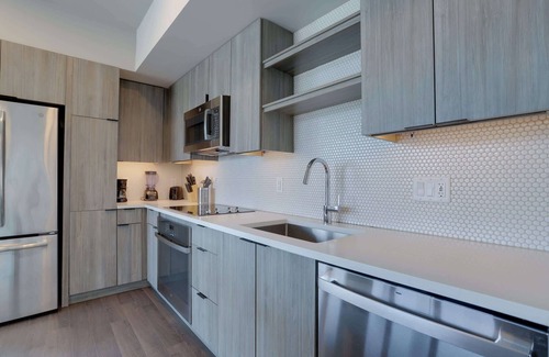 Clarendon Apartment | Metro-Connected Clarendon Stay