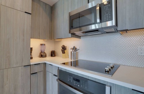 Clarendon Apartment | Metro-Connected Clarendon Stay