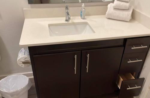 Mission Valley Apartment | Metro Mission Valley: Chic 1-bedroom apartment in fabulous San Diego