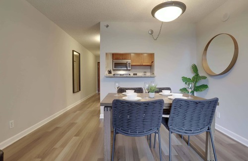 Crystal City Apartment | Metro-Ready Pentagon Escape