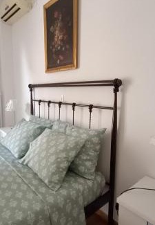 Ampelokipoi Apartment | Metro station Panormou comfortable max two guests