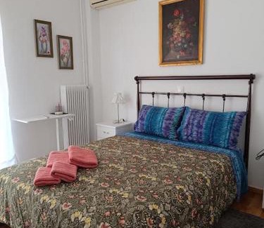 Ampelokipoi Apartment | Metro station Panormou comfortable max two guests