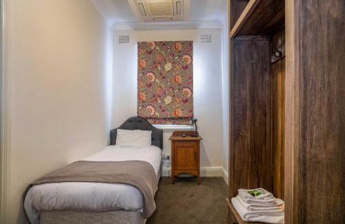 Orange Hotel | Metropolitan Hotel