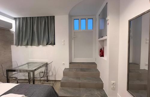 Ilisia Apartment | MetroSide & Concert Hall Studio by ΜΡS