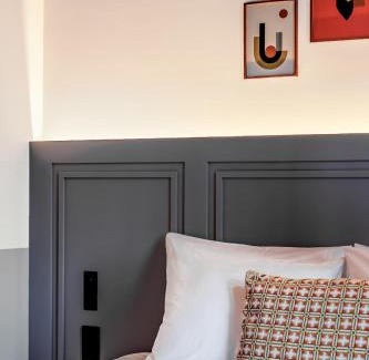 Municipality of Haarlem Hotel | Metzlr House