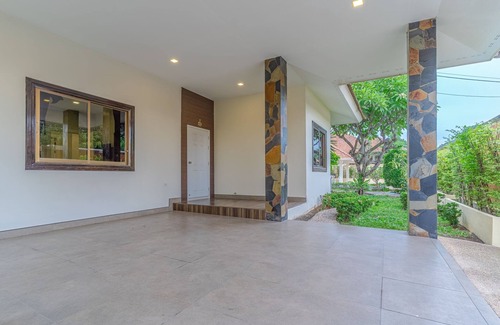 Nong Prue Villa | Mew pool villa 3. Luxury resort style. 5min to chill shopping center.
