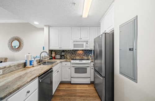 Mexico Beach Condo | Mexico Beach - Summerhouse by PHG