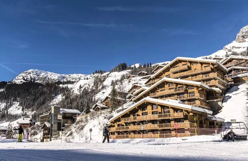 Le Grand-Bornand Apartment | MGM Hotels & Residences - Residence Le Roc des Tours * - 2 Room Apartment 4 People Prestige Mountain View