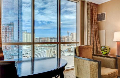 Las Vegas Apartment | MGM Studio Sphere View