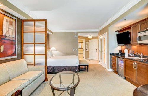 Las Vegas Apartment | MGM Studio Sphere View