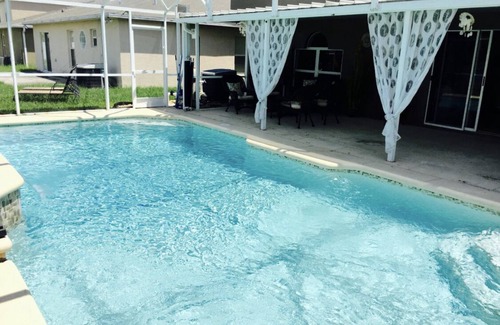 Southeast Orlando House | Mi Casa Es Su Casa!🏡 4 Bdrm home with pool