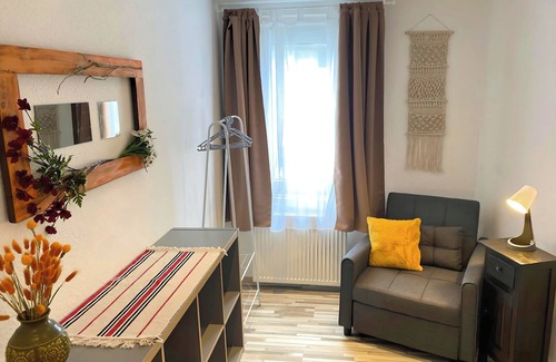 Nieder Mockstadt Apartment | Mi Casita: Charming apartments, 2 minutes from the highway.