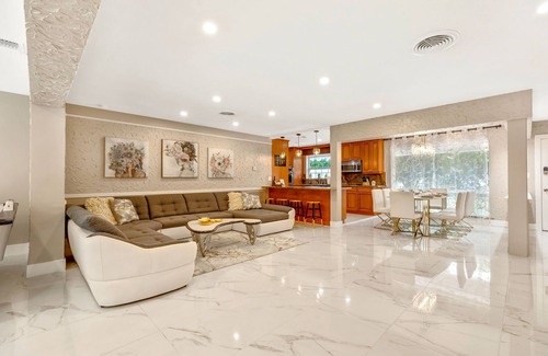 Lauderdale-by-the-Sea House | "MIA Lauderdale-by-the-sea!" 5BD 2500 Sqft